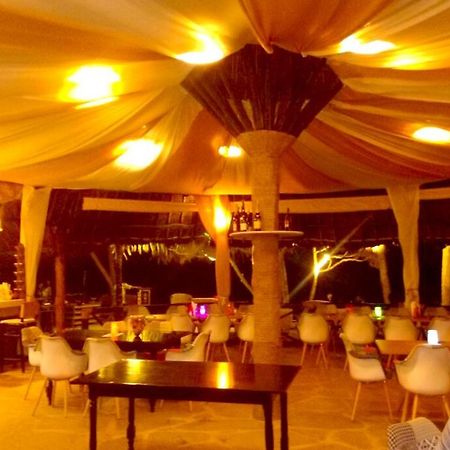 Bahari Dhow Beach Villas شاطئ دياني المظهر الخارجي الصورة