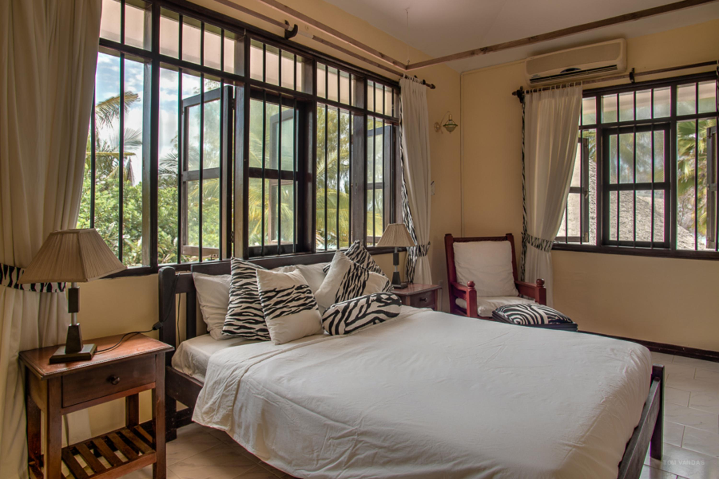 Bahari Dhow Beach Villas شاطئ دياني المظهر الخارجي الصورة