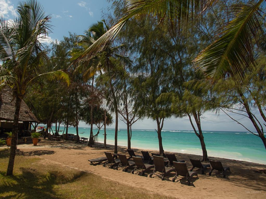 Bahari Dhow Beach Villas شاطئ دياني المظهر الخارجي الصورة